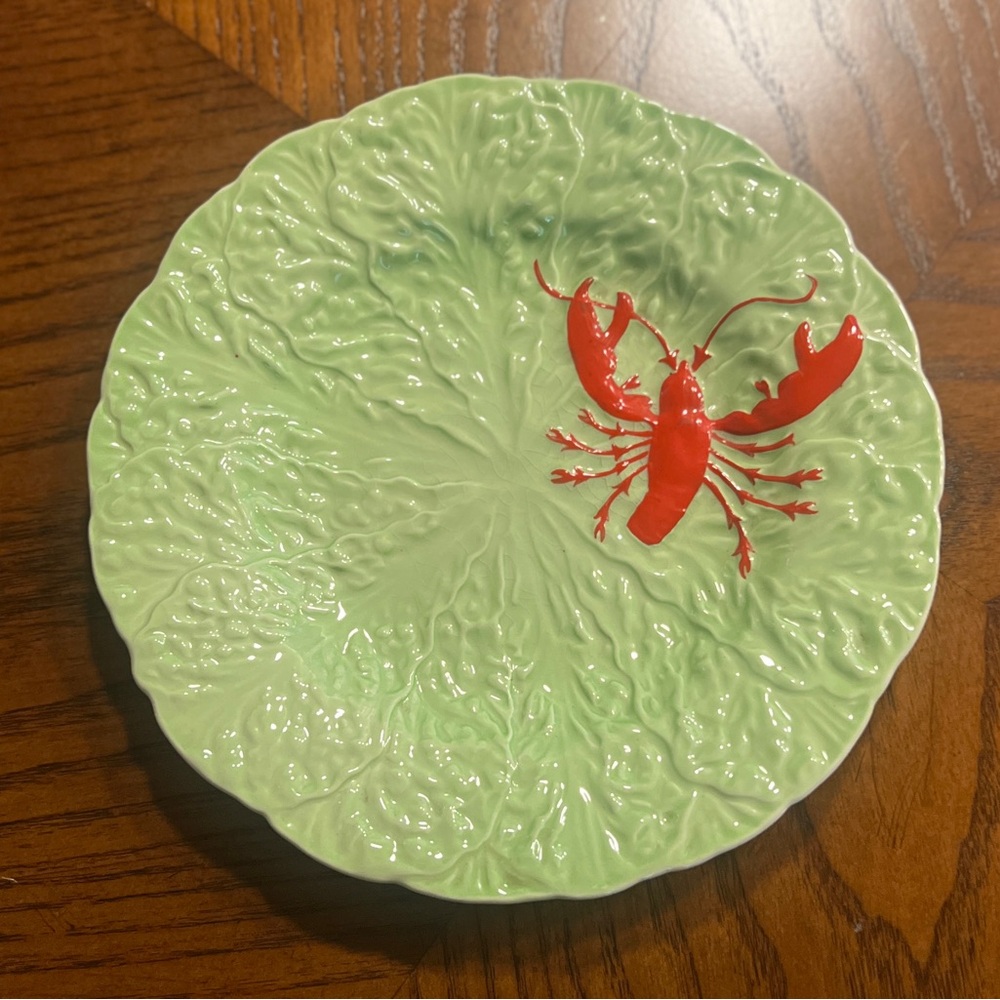 Green Lettuce Plate with Lobster Design